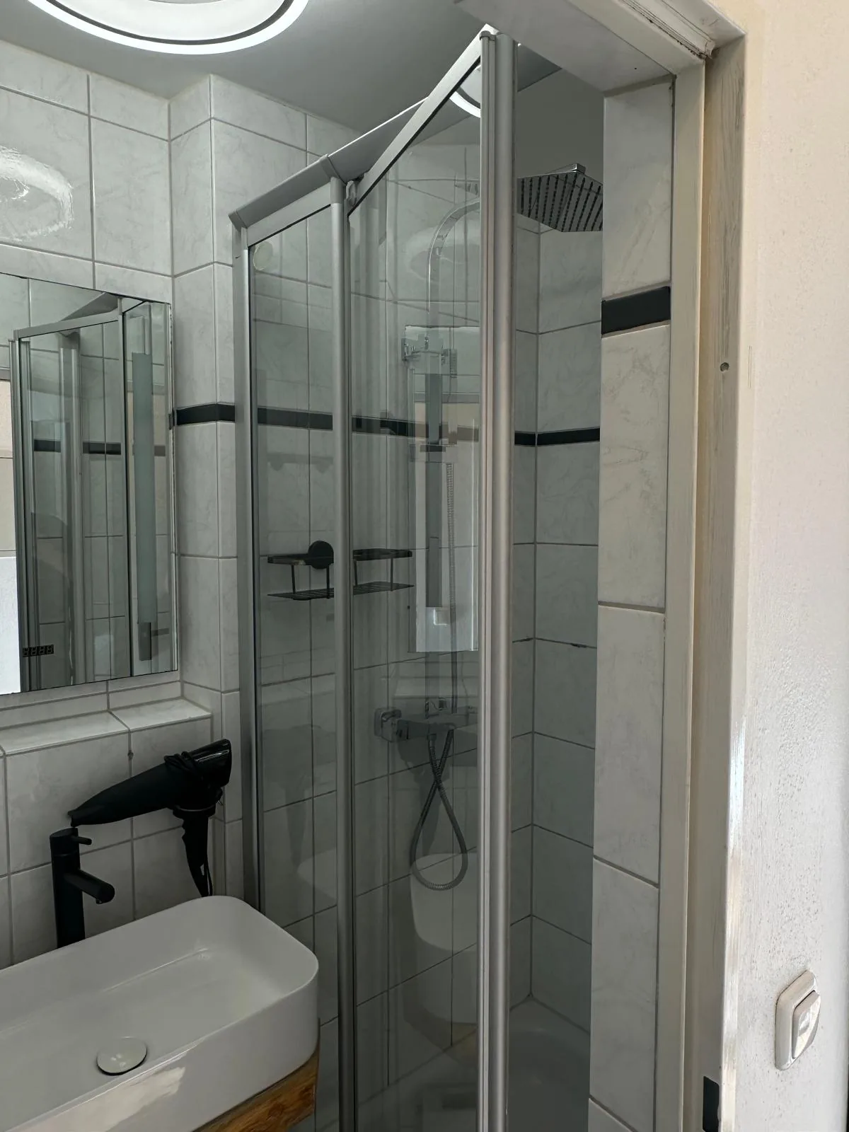 Badezimmer der Ferienwohnung Königstandblick mit Dusche