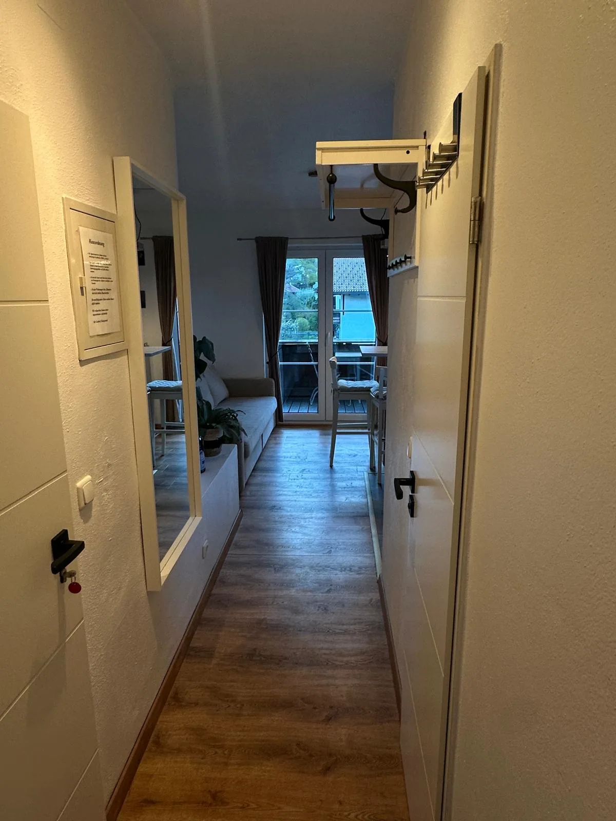 Flur der Ferienwohnung Kramerblick mit Spiegel