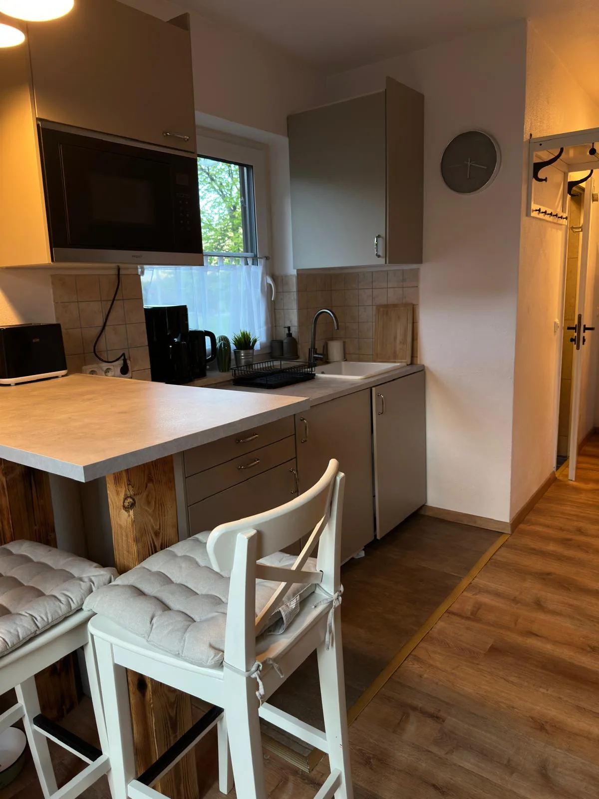 Küche der Ferienwohnung Kramerblick mit Sitzecke