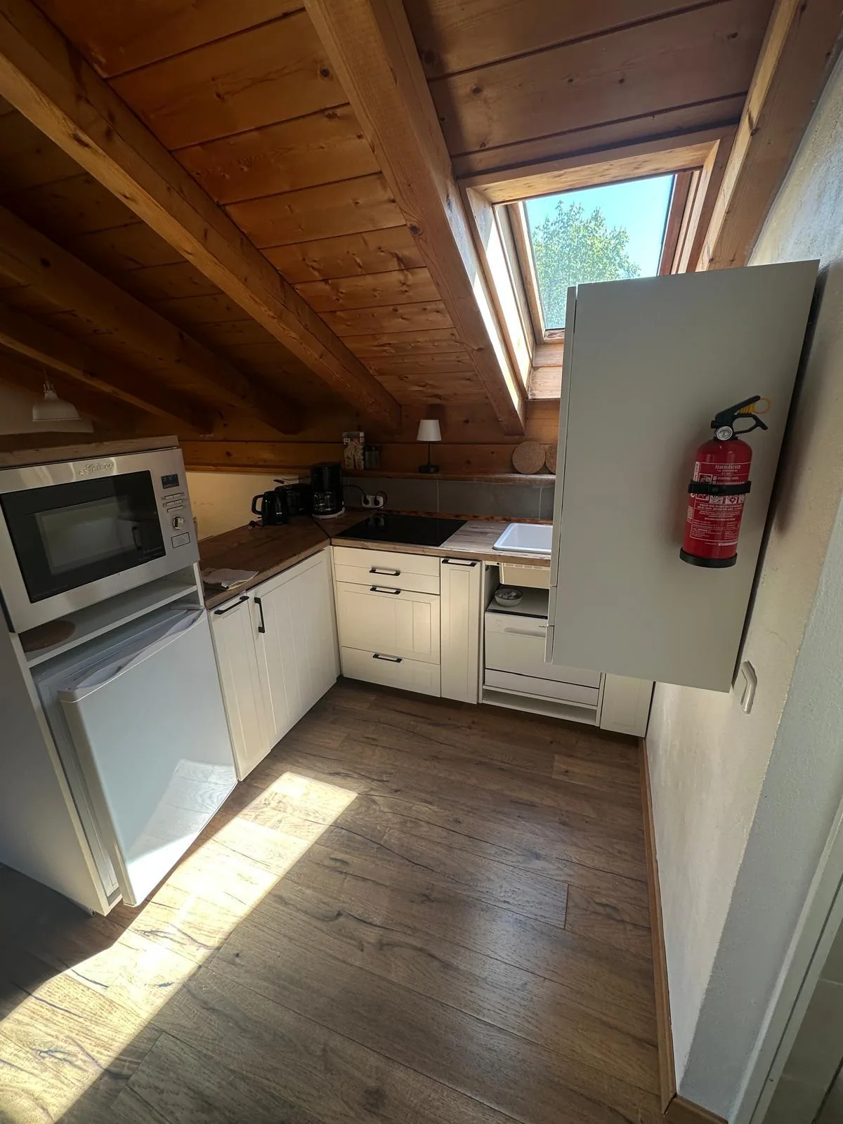 Küche der Ferienwohnung Schafkopfblick, weitere Ansicht
