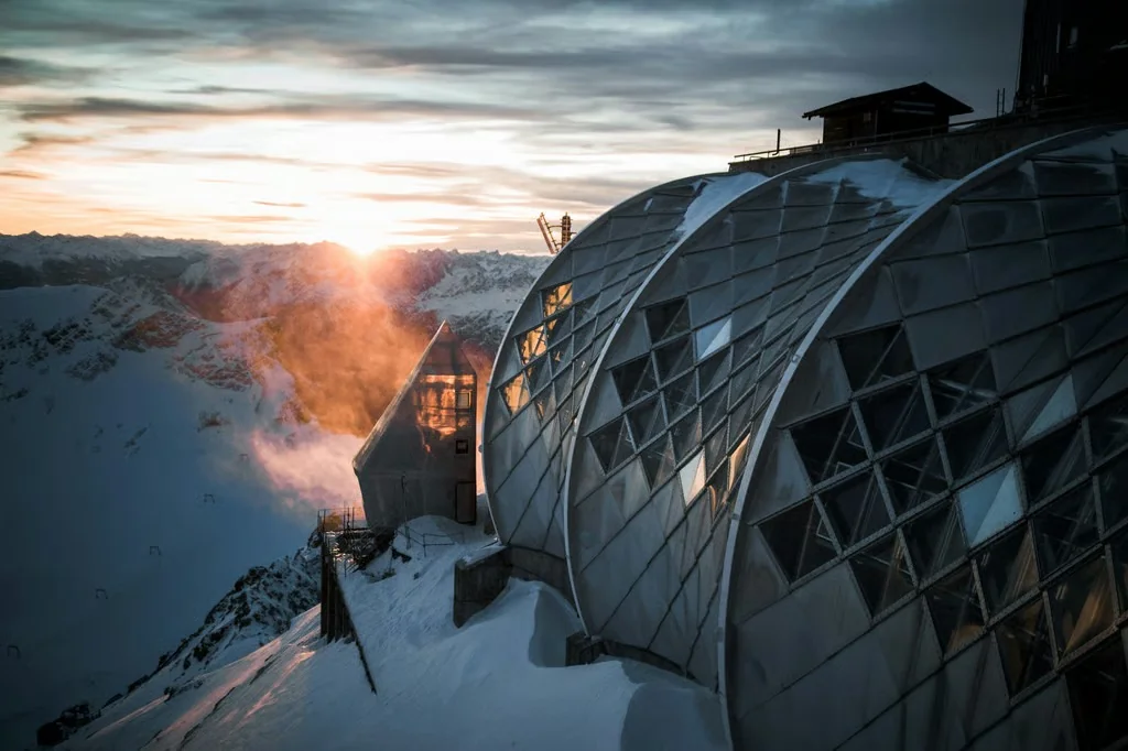 Bergstation am Zugspitz-Gletscher im Winter