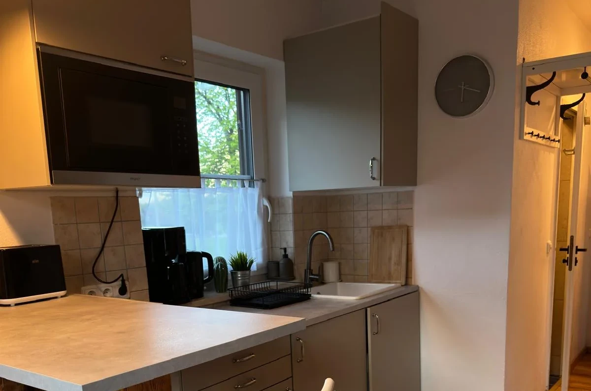 Voll ausgestattete Küche der Ferienwohnung